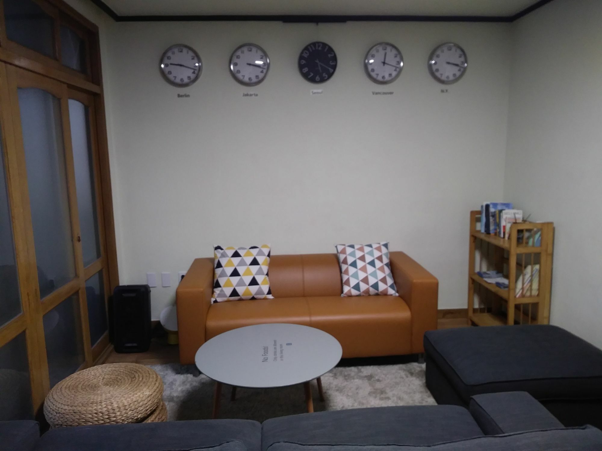 Busan Backpackers Экстерьер фото